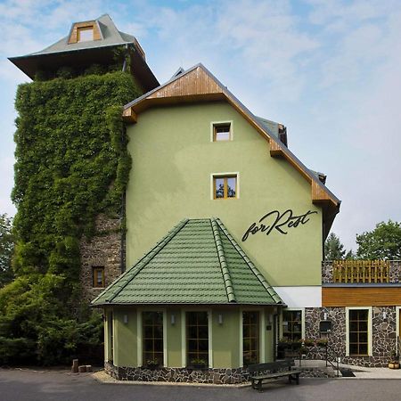 Forrest Hotel Chomutov Dış mekan fotoğraf