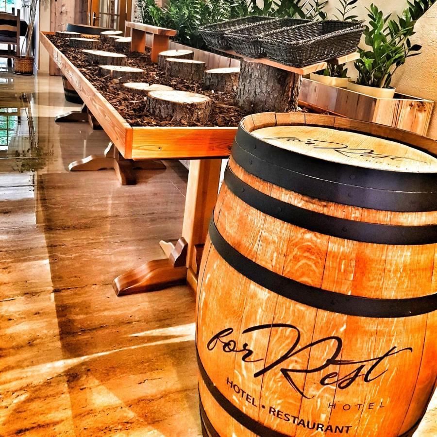 Forrest Hotel Chomutov Dış mekan fotoğraf
