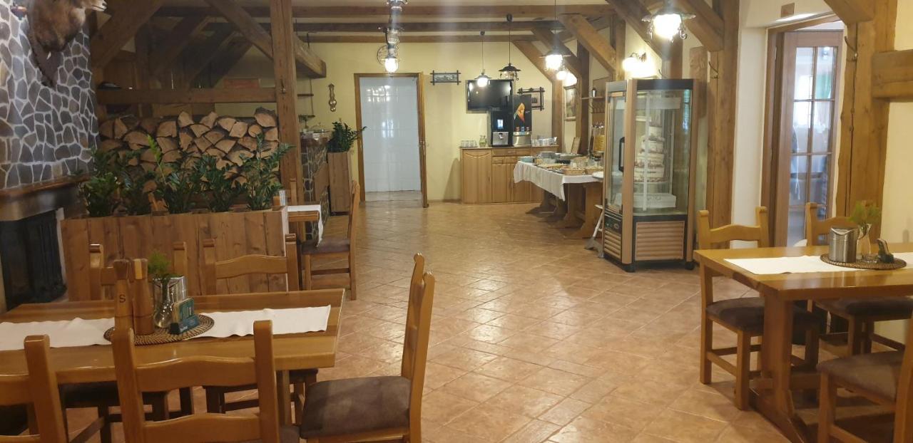 Forrest Hotel Chomutov Dış mekan fotoğraf