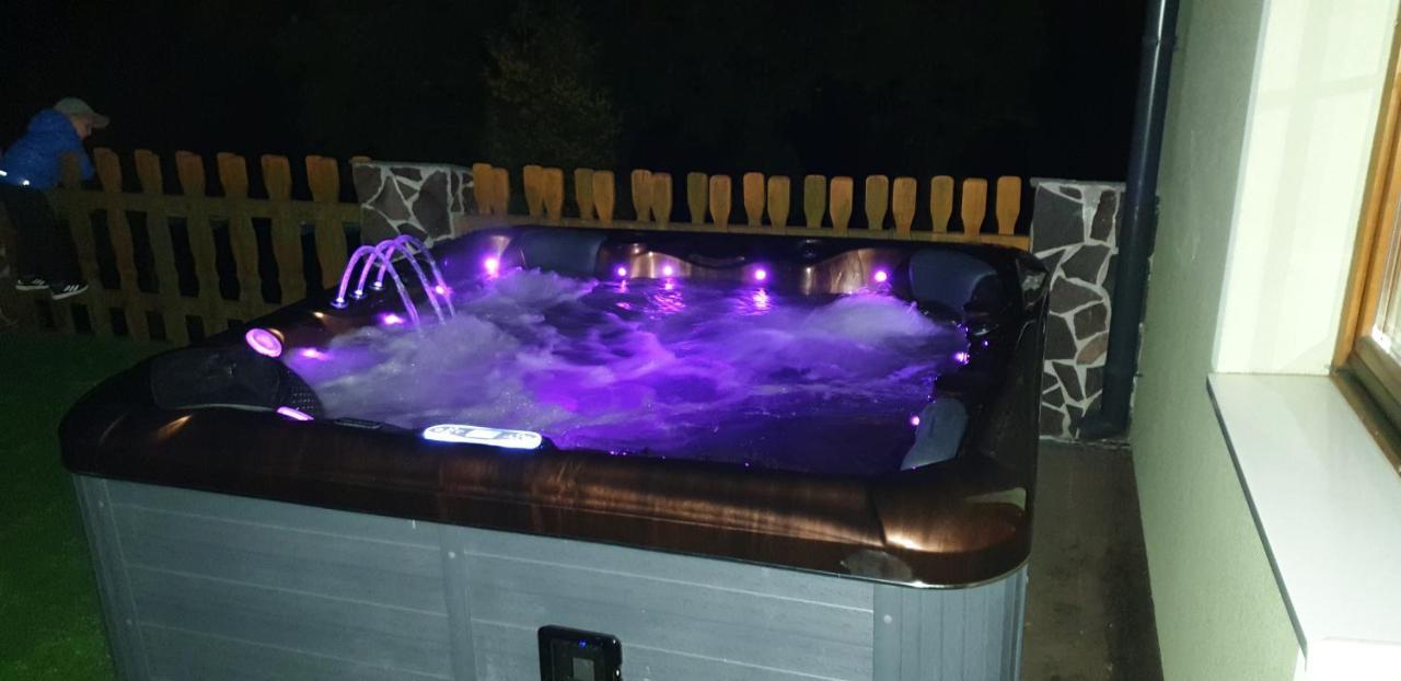 Forrest Hotel Chomutov Dış mekan fotoğraf