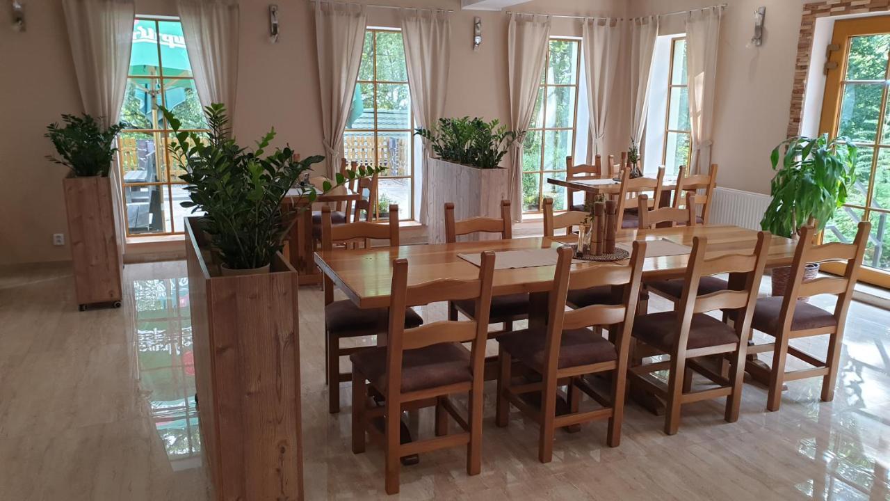 Forrest Hotel Chomutov Dış mekan fotoğraf
