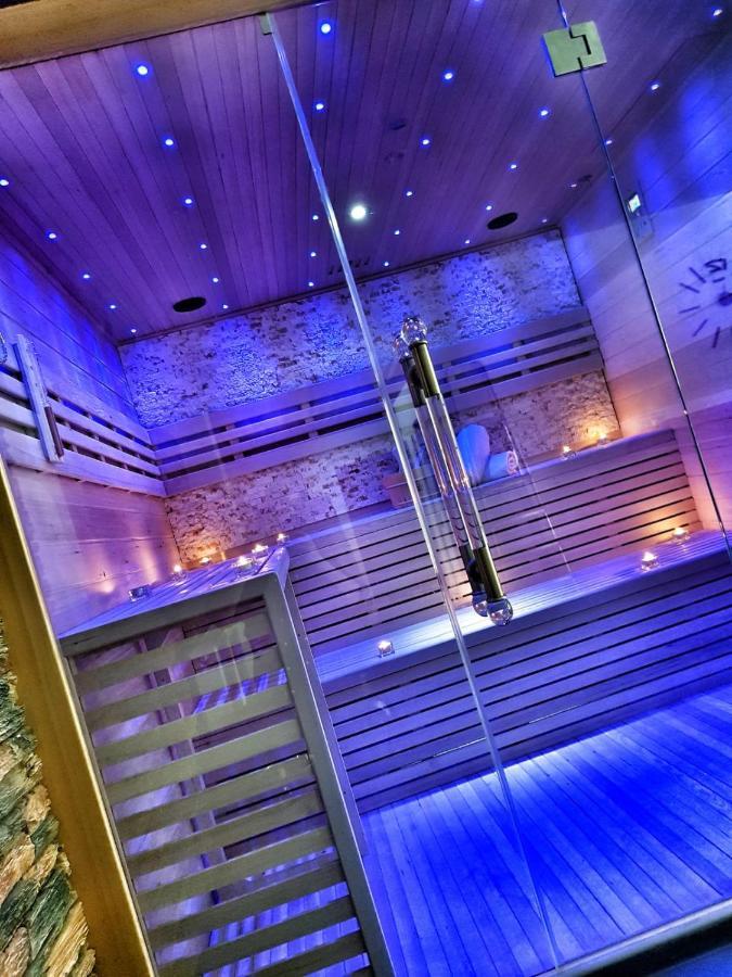 Forrest Hotel Chomutov Dış mekan fotoğraf