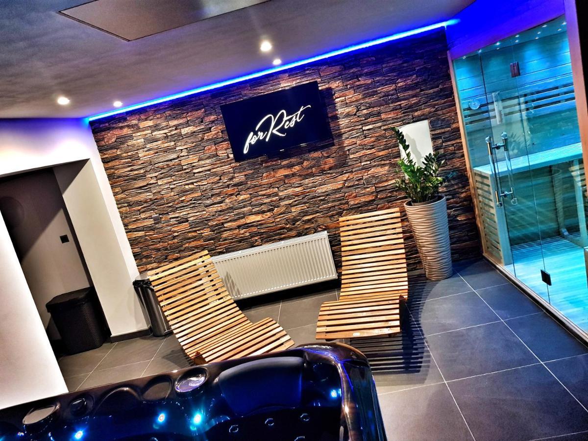 Forrest Hotel Chomutov Dış mekan fotoğraf