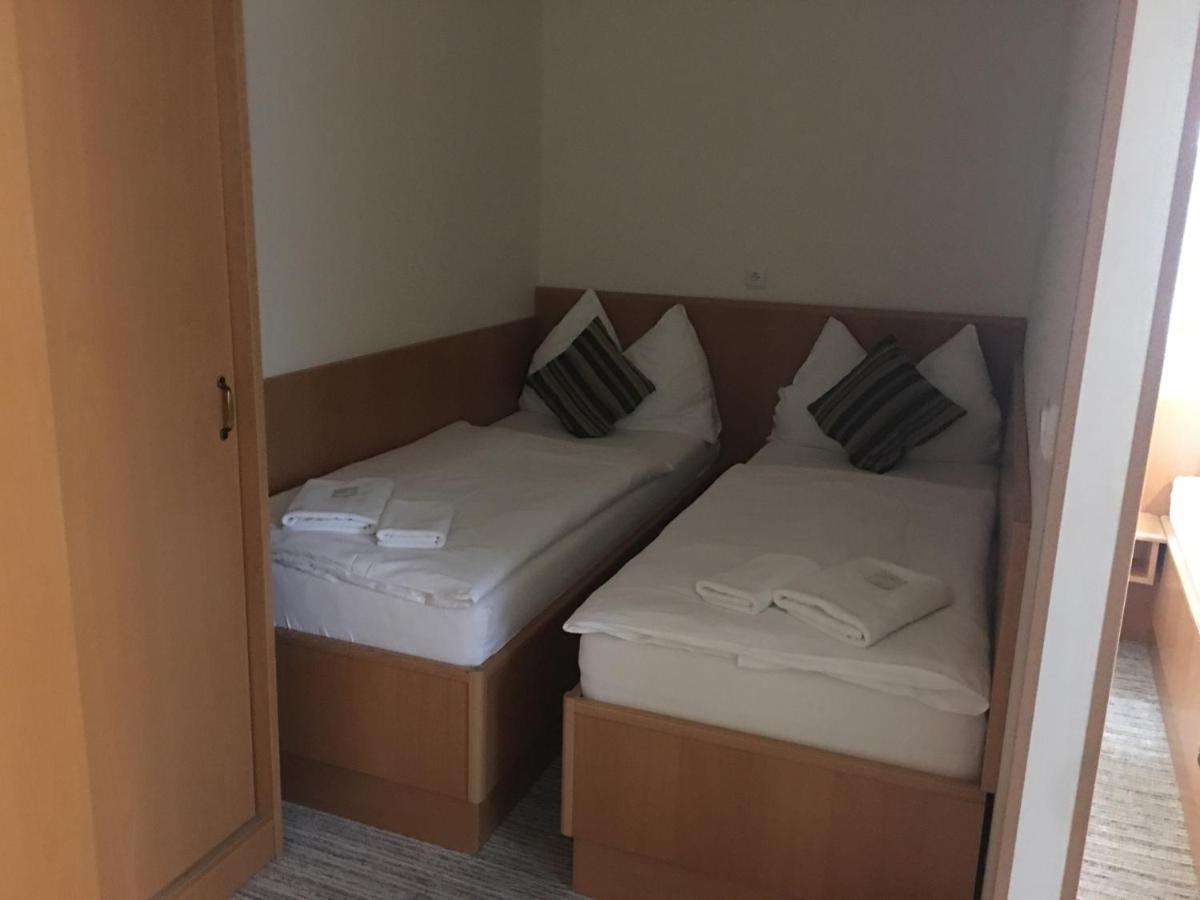 Forrest Hotel Chomutov Dış mekan fotoğraf