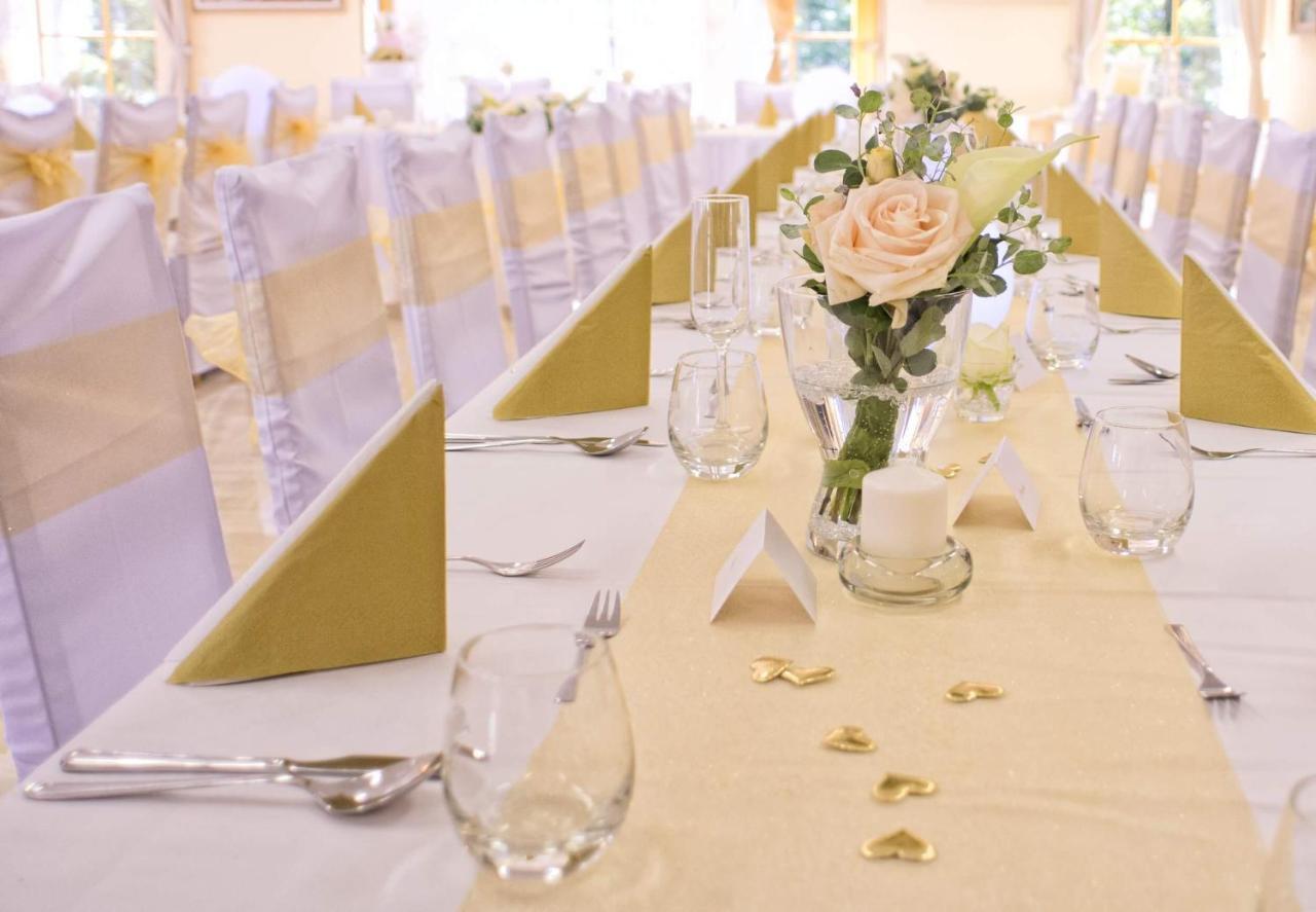 Forrest Hotel Chomutov Dış mekan fotoğraf