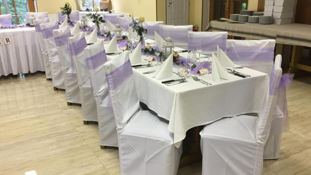 Forrest Hotel Chomutov Dış mekan fotoğraf