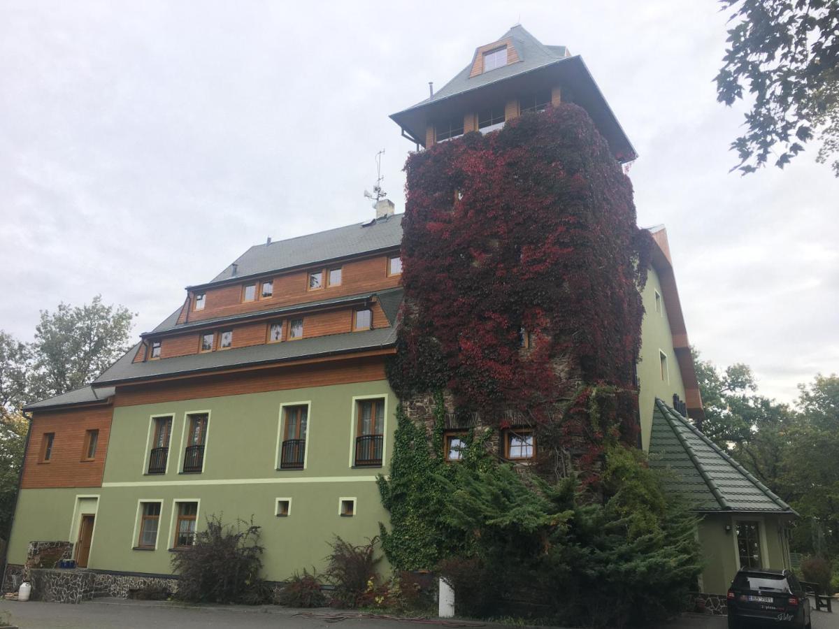 Forrest Hotel Chomutov Dış mekan fotoğraf